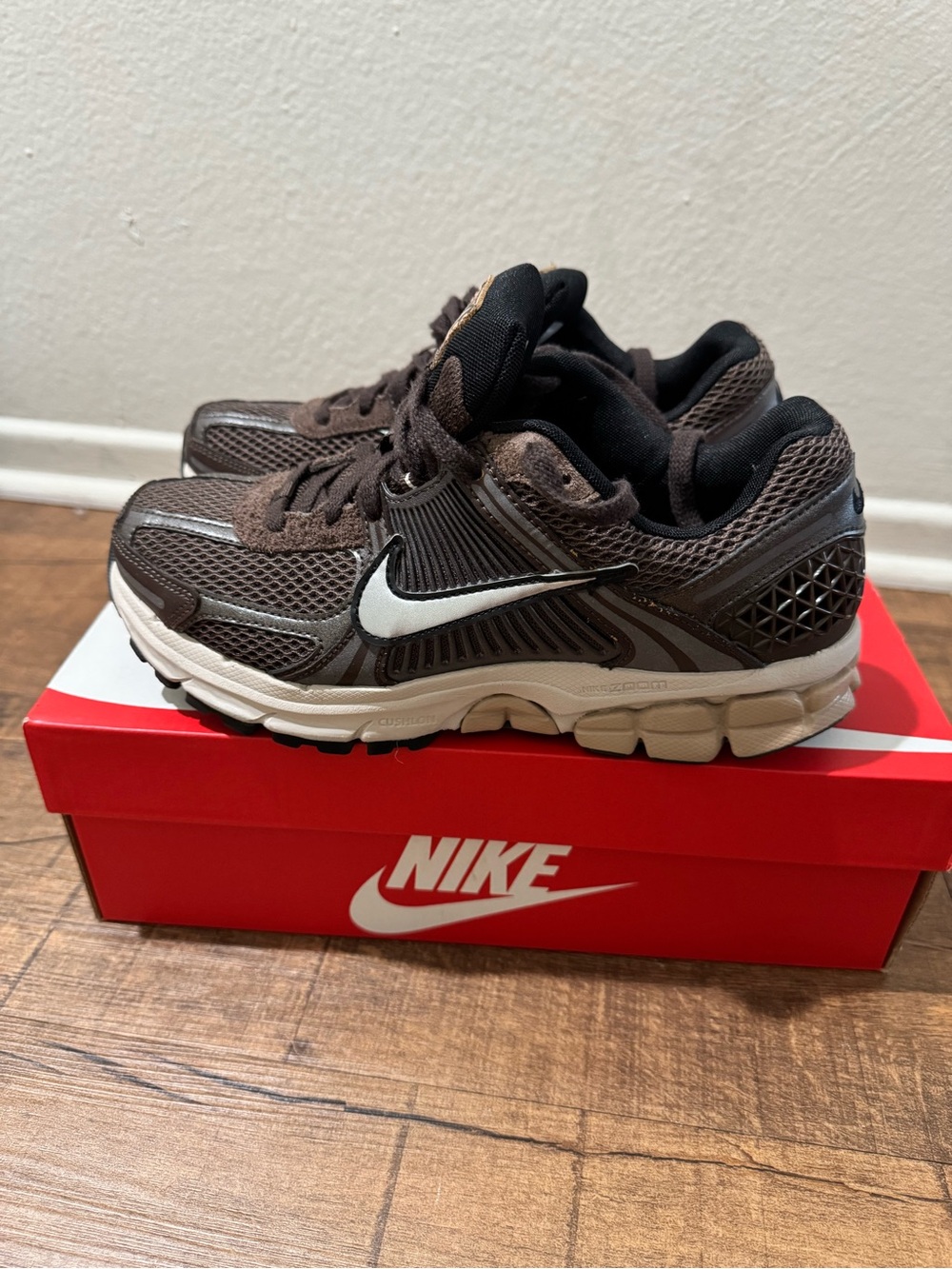 Nike Vomero 5 Brown and White Trail-Style Sneakers